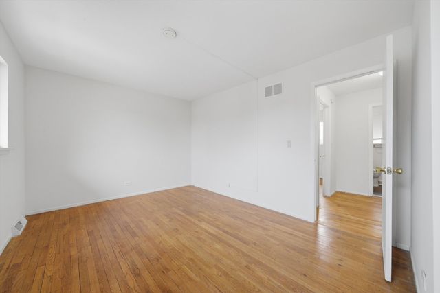 2064 LIONCREST Drive 2064, Richton Park, IL 60471