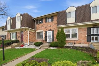 2064 LIONCREST Drive 2064, Richton Park, IL 60471