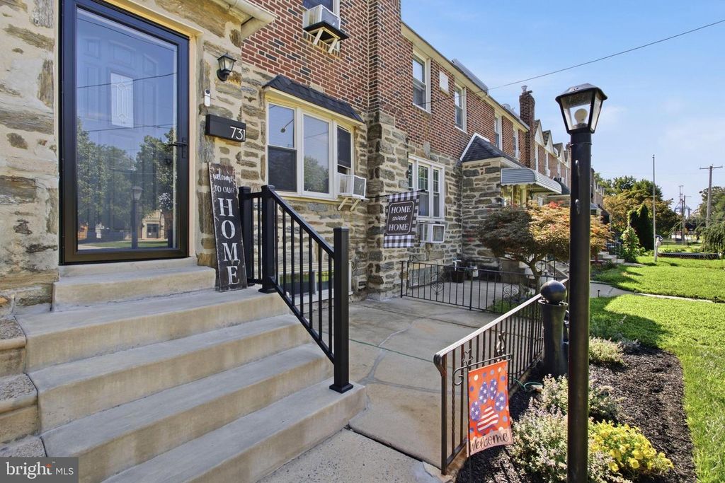 731 EDDYSTONE AVE, CRUM LYNNE, PA 19022 — photo 2