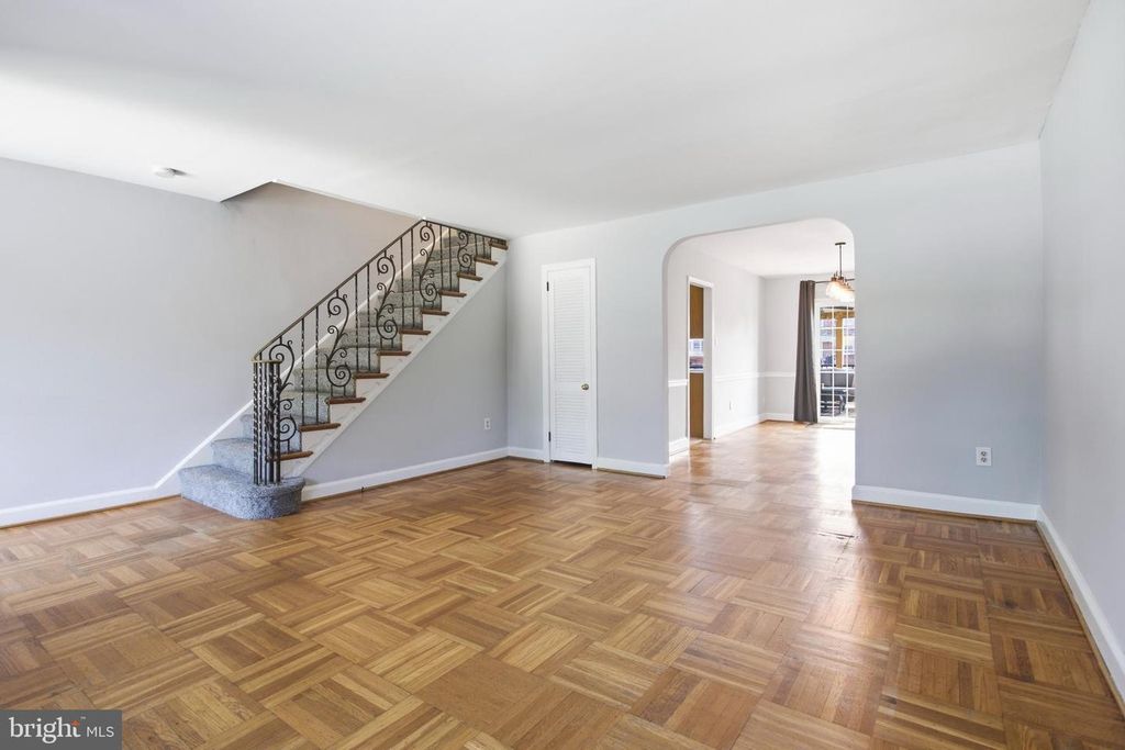 731 EDDYSTONE AVE, CRUM LYNNE, PA 19022 — photo 4