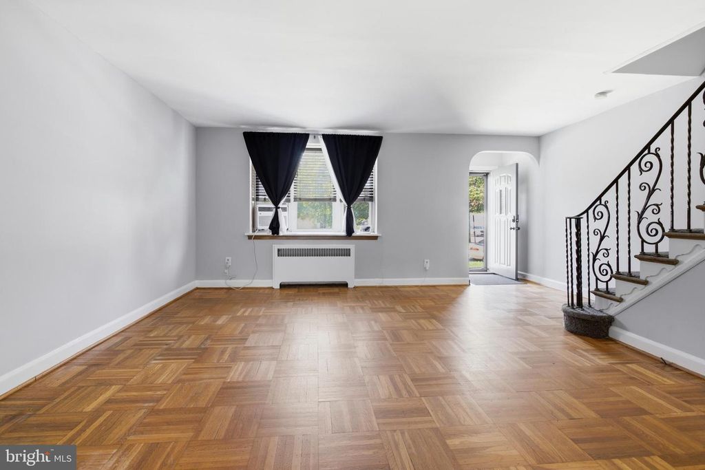 731 EDDYSTONE AVE, CRUM LYNNE, PA 19022 — photo 5