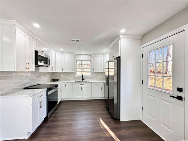 730 Carrie Cove Lane, Clarkesville, GA 30523