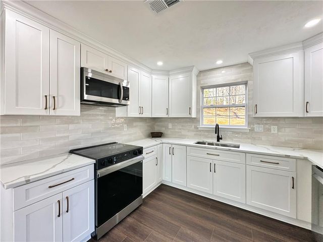 730 Carrie Cove Lane, Clarkesville, GA 30523