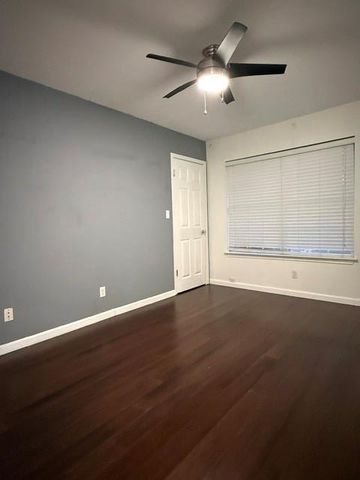2106 Surrey DR, Round Rock, TX 78664