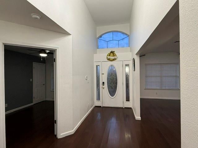 2106 Surrey DR, Round Rock, TX 78664
