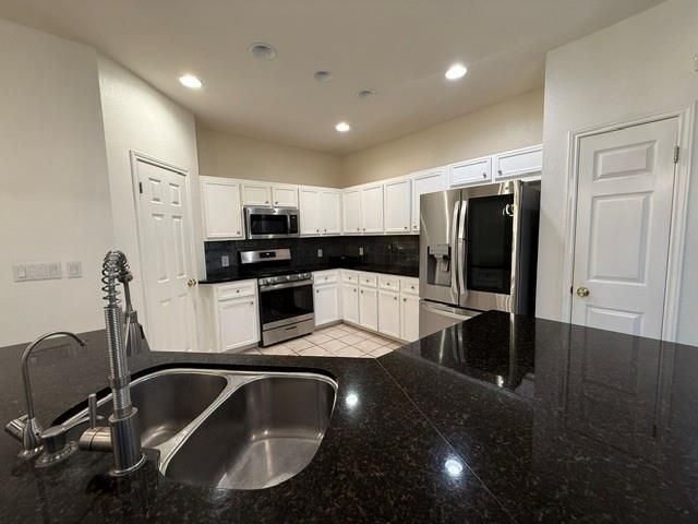 2106 Surrey DR, Round Rock, TX 78664