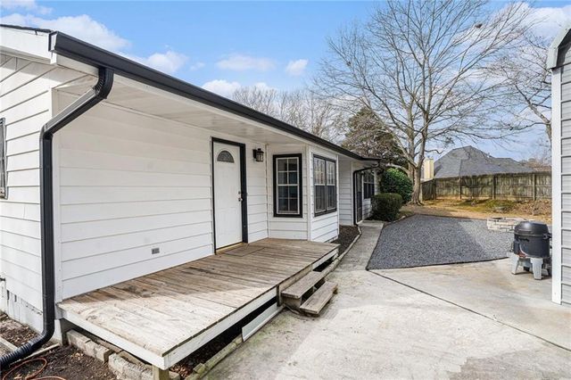 4034 Beaver Road, Loganville, GA 30052