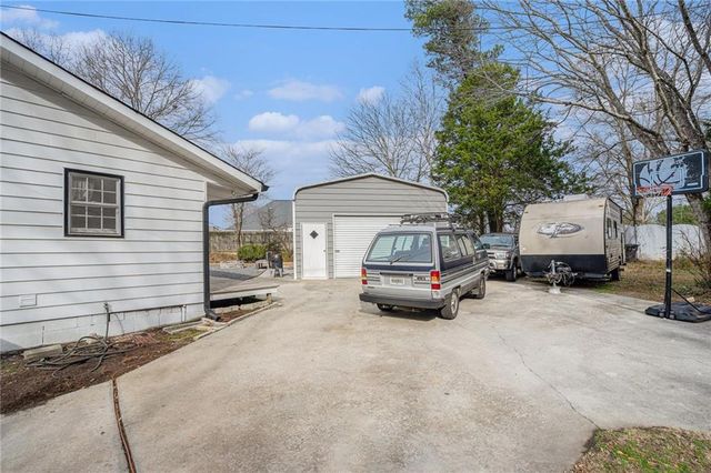 4034 Beaver Road, Loganville, GA 30052