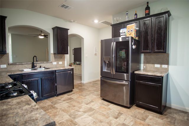 6912 Plains Crest DR, Del Valle, TX 78617