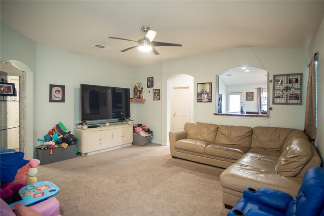 6912 Plains Crest DR, Del Valle, TX 78617