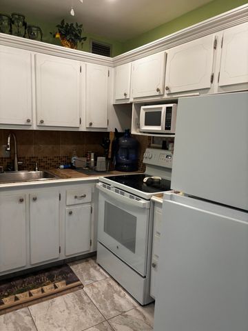 310 CHATHAM O 310, West Palm Beach, FL 33417