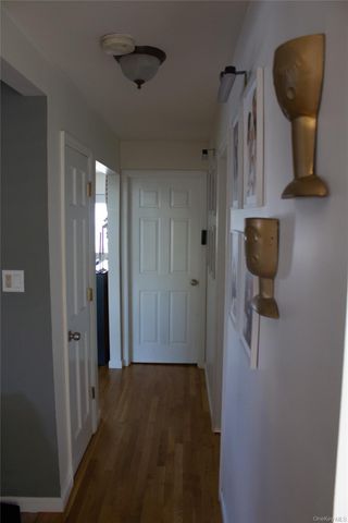 14 E Seacrest Avenue, Lindenhurst, NY 11757