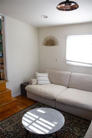 14 E Seacrest Avenue, Lindenhurst, NY 11757