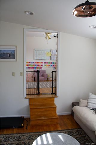 14 E Seacrest Avenue, Lindenhurst, NY 11757
