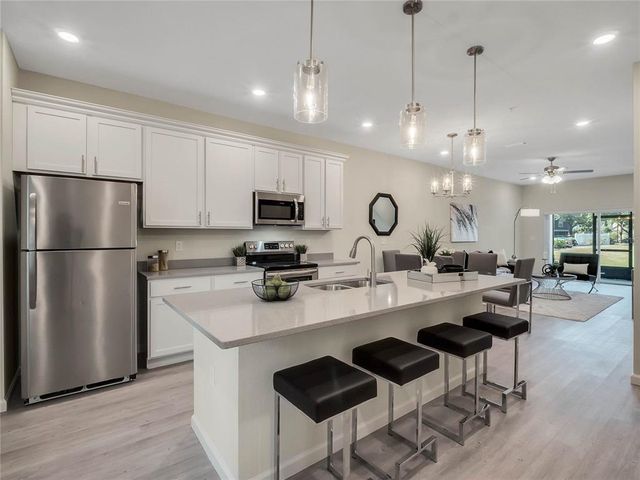 2924 OAK PARK WAY 33, Orlando, FL 32822