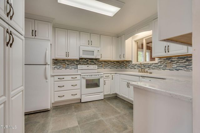 107 Dogwood Lane, Johnson City, TN 37604