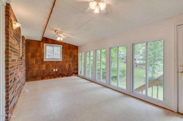 107 Dogwood Lane, Johnson City, TN 37604