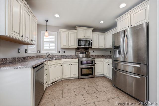11511 Liberty Bell Lane, Sellersburg, IN 47172