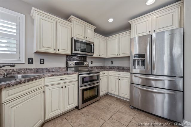 11511 Liberty Bell Lane, Sellersburg, IN 47172