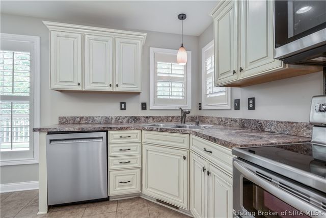 11511 Liberty Bell Lane, Sellersburg, IN 47172