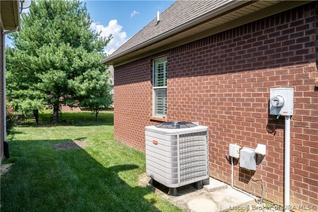11511 Liberty Bell Lane, Sellersburg, IN 47172