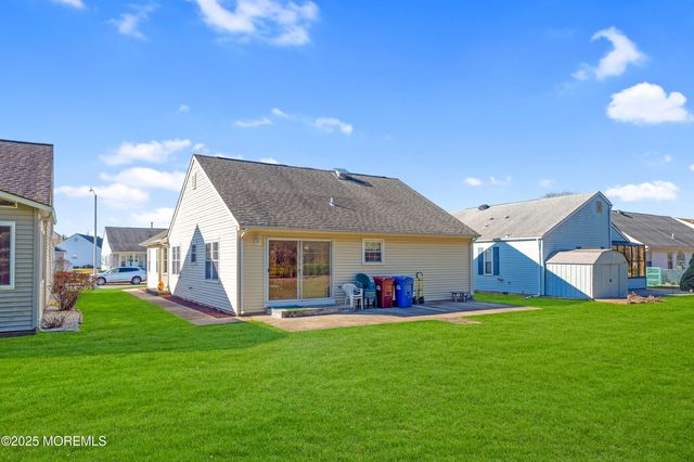 51 Narberth Way, Toms River, NJ 08757