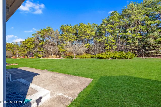 51 Narberth Way, Toms River, NJ 08757