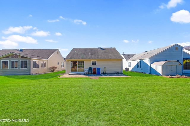 51 Narberth Way, Toms River, NJ 08757