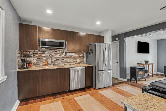 32 Cherry Street, Holland City, MI 49423
