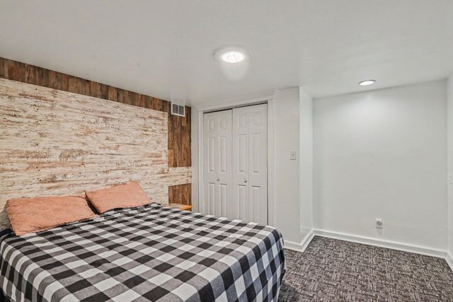 32 Cherry Street, Holland City, MI 49423