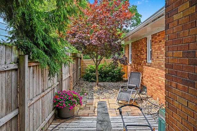 32 Cherry Street, Holland City, MI 49423