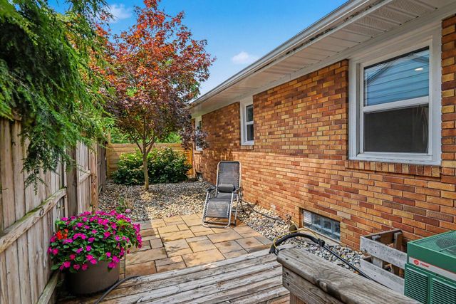 32 Cherry Street, Holland City, MI 49423