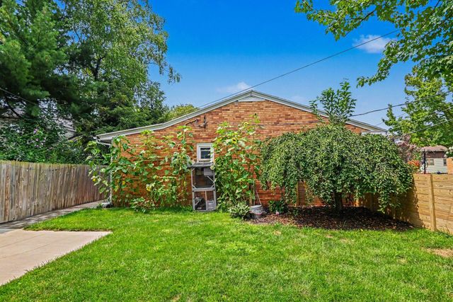32 Cherry Street, Holland City, MI 49423