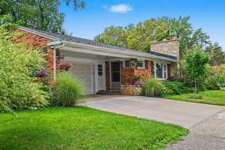32 Cherry Street, Holland City, MI 49423