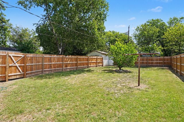 5009 Royal Drive, Fort Worth, TX 76116