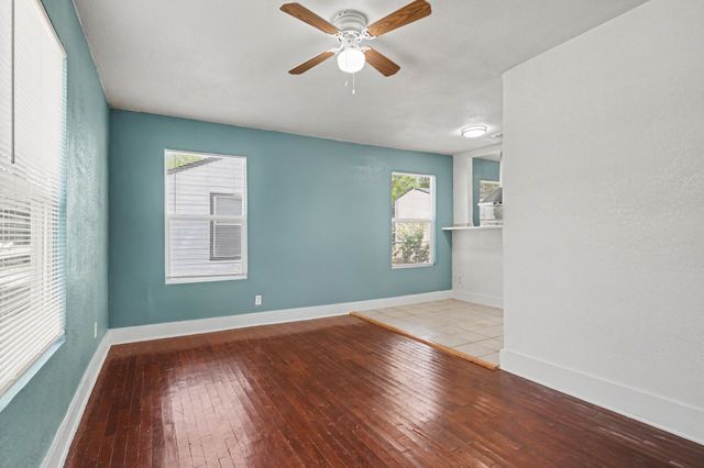 5009 Royal Drive, Fort Worth, TX 76116
