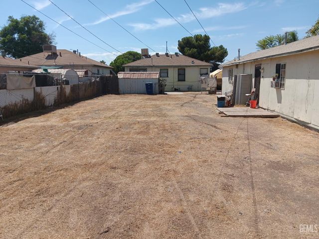 1130 Dolores Street, Bakersfield, CA 93305