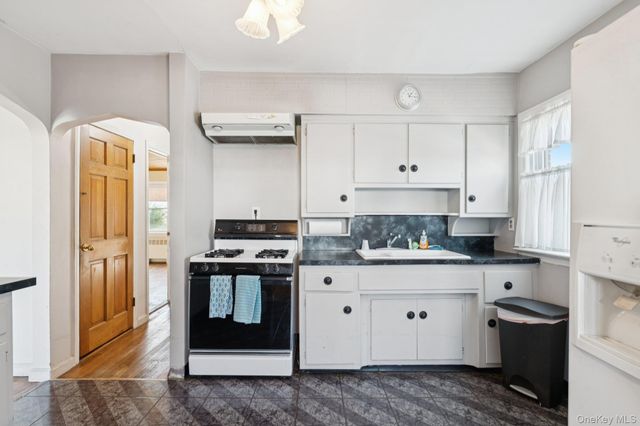 444 Carnation Avenue, Floral Park, NY 11001