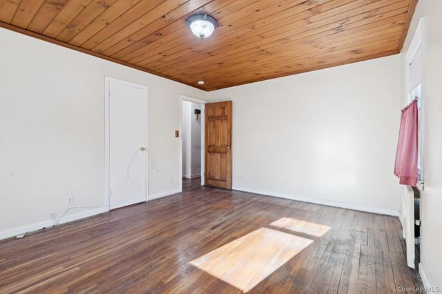 444 Carnation Avenue, Floral Park, NY 11001