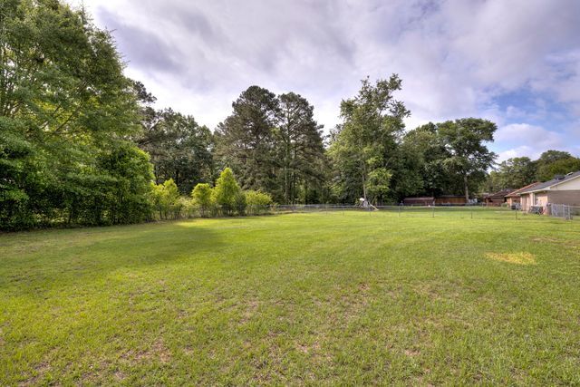 2555 Lorentz Drive, Sumter, SC 29154