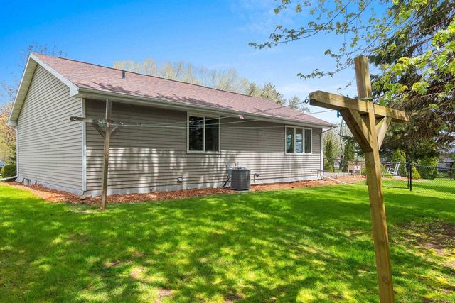 5023 COUNTRY BREEZE LANE, Larsen, WI 54947