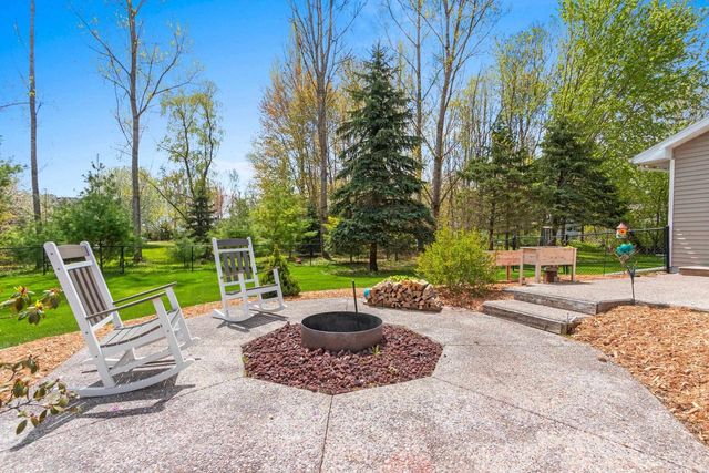 5023 COUNTRY BREEZE LANE, Larsen, WI 54947