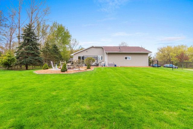 5023 COUNTRY BREEZE LANE, Larsen, WI 54947