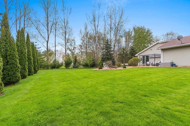5023 COUNTRY BREEZE LANE, Larsen, WI 54947