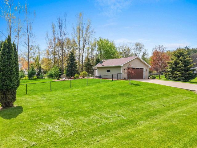 5023 COUNTRY BREEZE LANE, Larsen, WI 54947