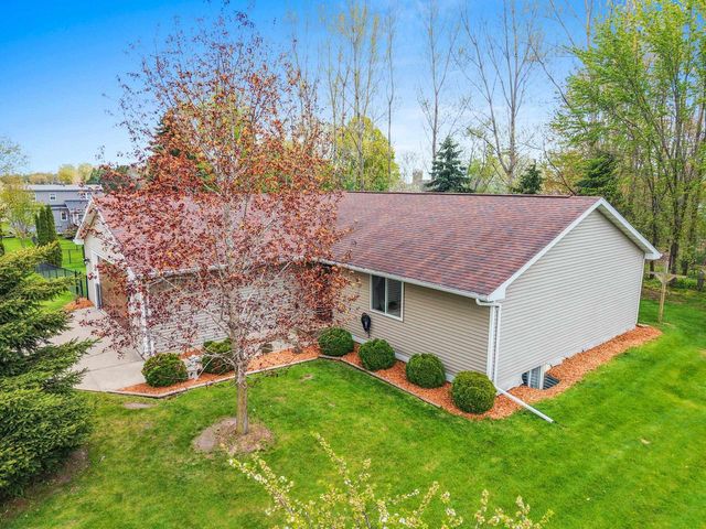 5023 COUNTRY BREEZE LANE, Larsen, WI 54947