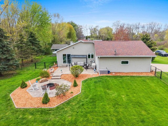 5023 COUNTRY BREEZE LANE, Larsen, WI 54947