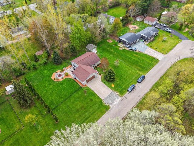5023 COUNTRY BREEZE LANE, Larsen, WI 54947