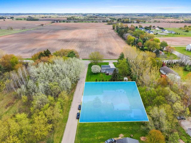 5023 COUNTRY BREEZE LANE, Larsen, WI 54947