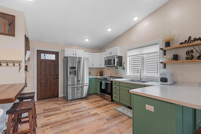 5023 COUNTRY BREEZE LANE, Larsen, WI 54947